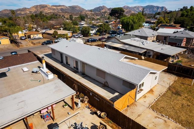 12643 Castle Court Dr, Lakeside, CA 92040