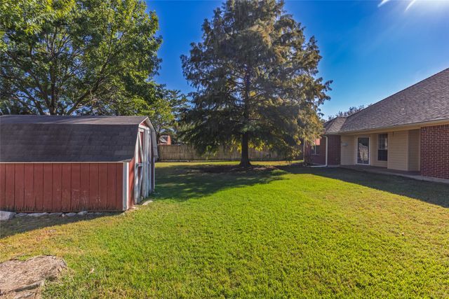 6903 Gold Street, Greenville, TX 75402