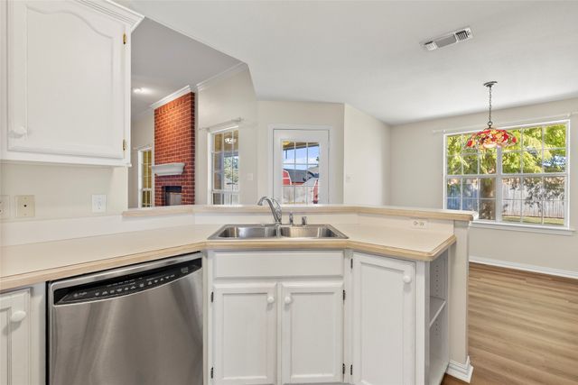 6903 Gold Street, Greenville, TX 75402