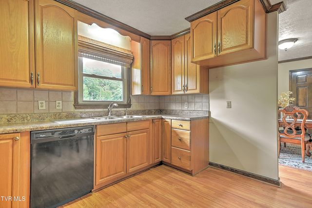 2000 Pinebrook Drive, Kingsport, TN 37660