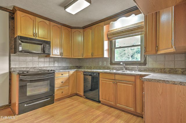 2000 Pinebrook Drive, Kingsport, TN 37660