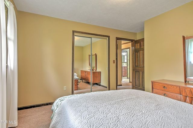 2000 Pinebrook Drive, Kingsport, TN 37660