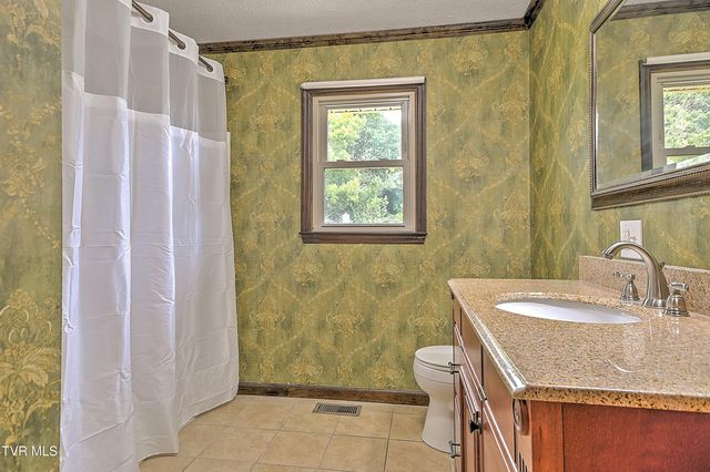 2000 Pinebrook Drive, Kingsport, TN 37660