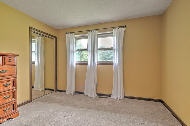 2000 Pinebrook Drive, Kingsport, TN 37660