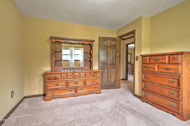 2000 Pinebrook Drive, Kingsport, TN 37660
