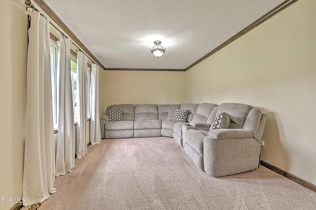 2000 Pinebrook Drive, Kingsport, TN 37660