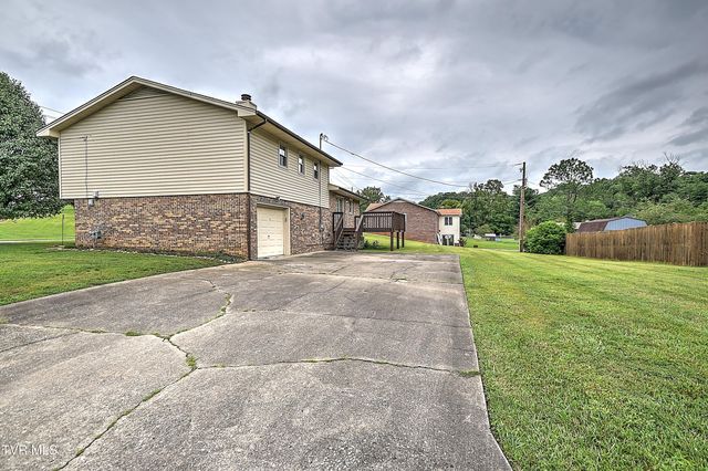 2000 Pinebrook Drive, Kingsport, TN 37660