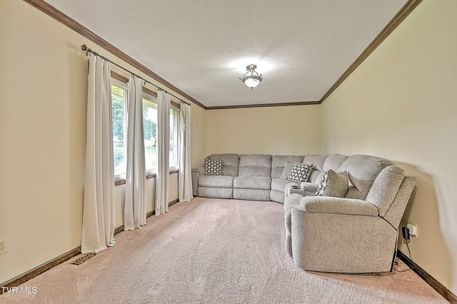 2000 Pinebrook Drive, Kingsport, TN 37660