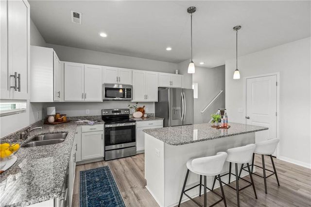 454 Infinity Circle, Winston-salem, NC 27103