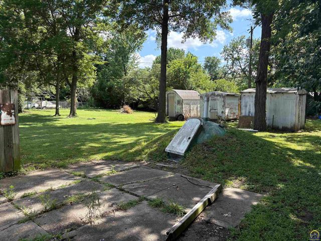3415 SE Massachusetts AVE, Topeka, KS 66605