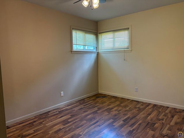 3415 SE Massachusetts AVE, Topeka, KS 66605