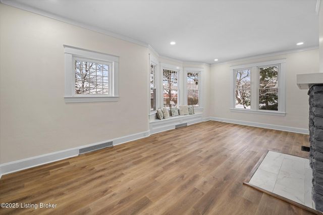 203 N 5th Ave, La Grange, KY 40031