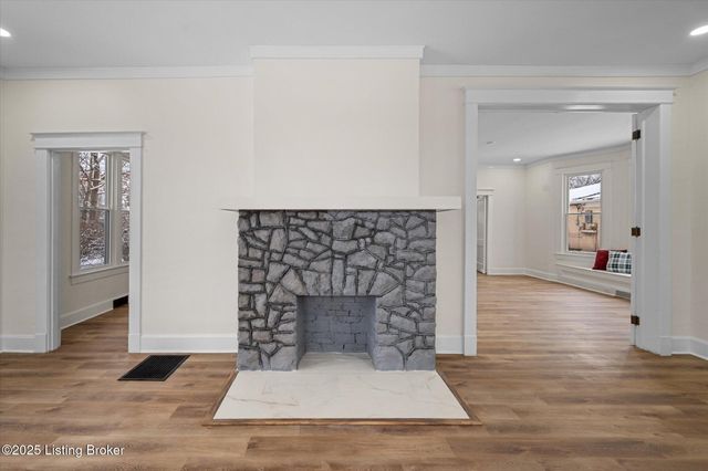 203 N 5th Ave, La Grange, KY 40031