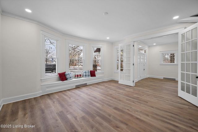 203 N 5th Ave, La Grange, KY 40031