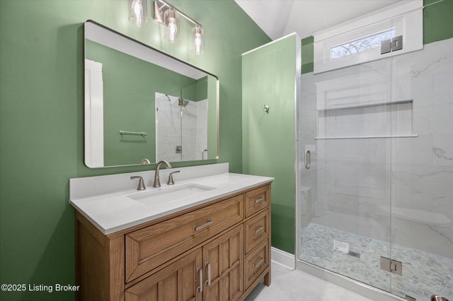 203 N 5th Ave, La Grange, KY 40031