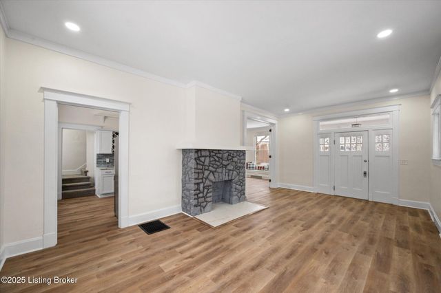 203 N 5th Ave, La Grange, KY 40031