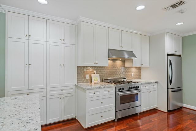 3136 Lafayette Street, Houston, TX 77005
