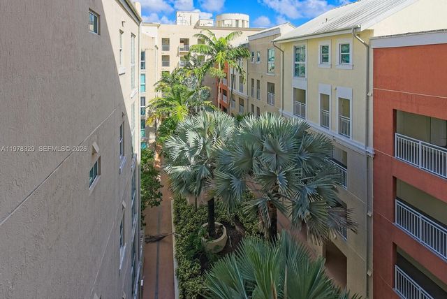 7285 SW 90th St D613, Miami, FL 33156