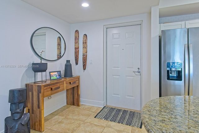 7285 SW 90th St D613, Miami, FL 33156