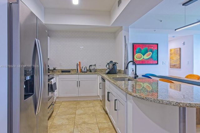 7285 SW 90th St D613, Miami, FL 33156