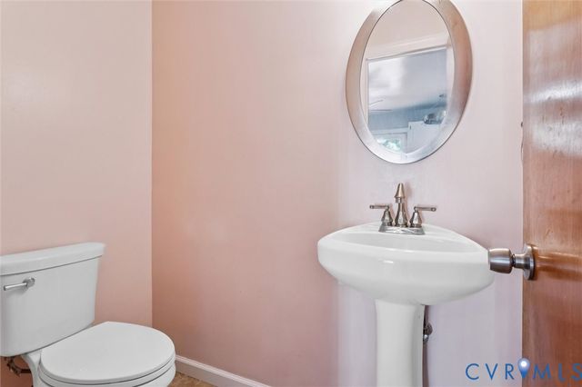 4 Michele Dr, Hampton, VA 23669