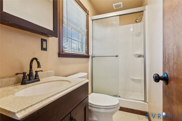 4 Michele Dr, Hampton, VA 23669