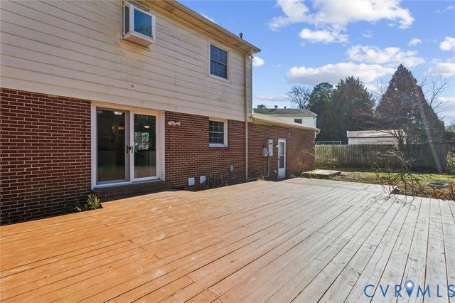 4 Michele Dr, Hampton, VA 23669