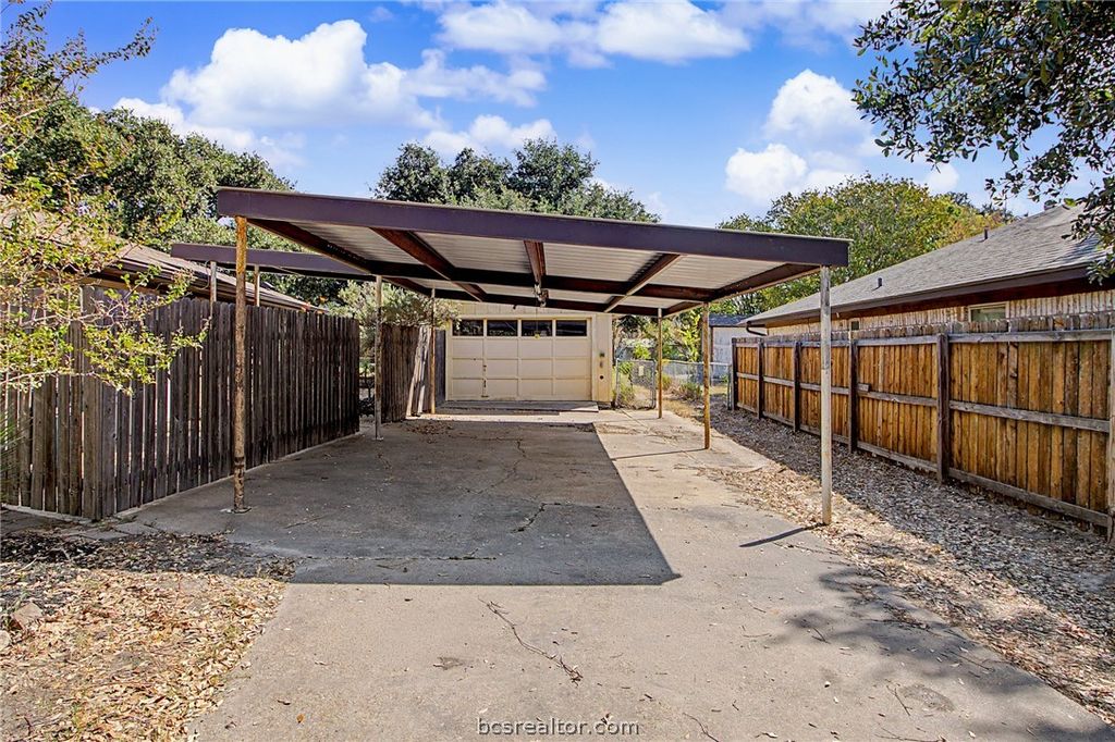 1817 Medina Drive, College Station, TX 77840 — photo 2