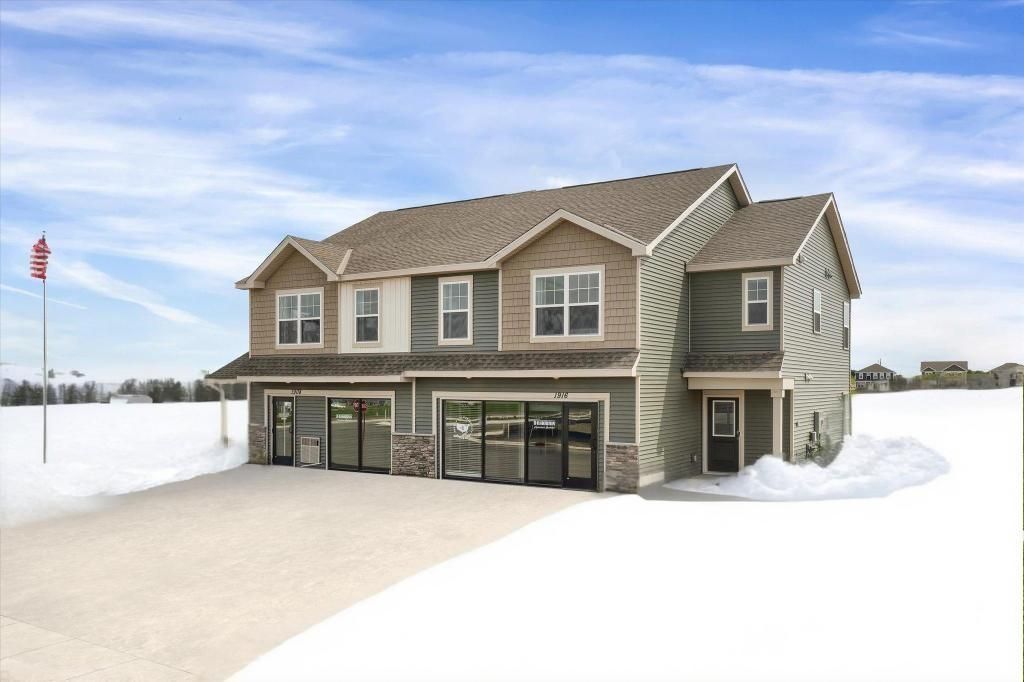 1916 Highview Terrace, Shakopee, MN 55379
