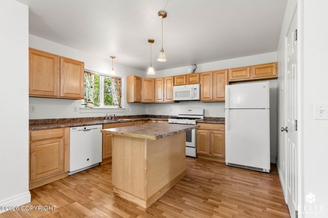 1548 N Pioneer Peak Drive, Wasilla, AK 99654
