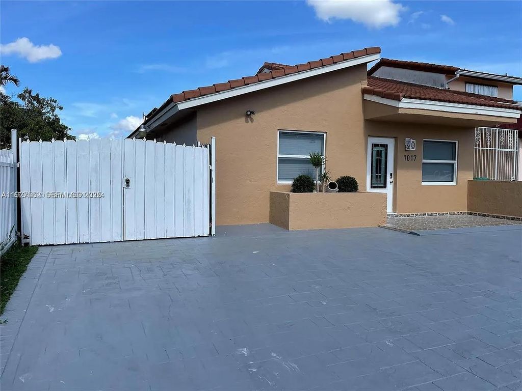 1017 SW 124th Ct, Miami, FL 33184