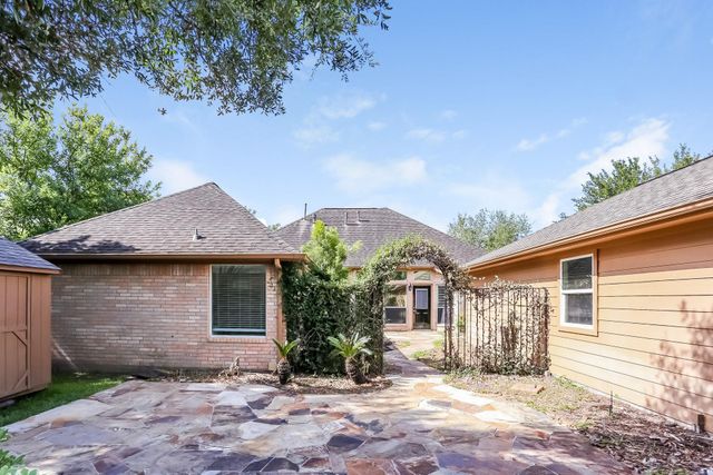 13207 Castlecombe Drive, Houston, TX 77044