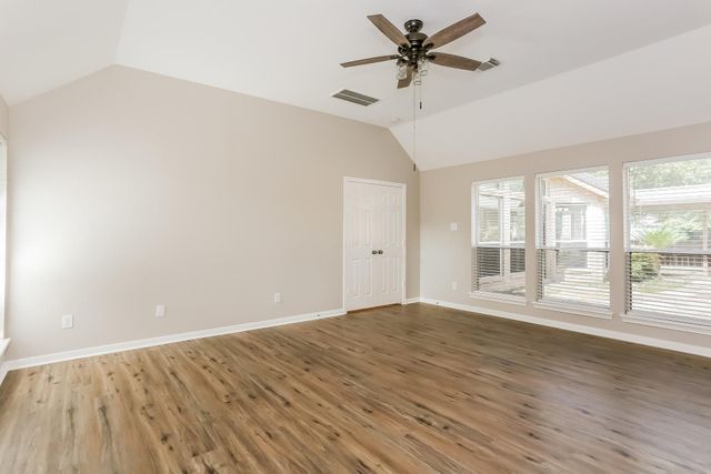 13207 Castlecombe Drive, Houston, TX 77044