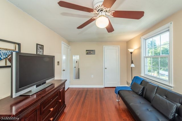 3 Woodlawn Ter, Cedar Grove Twp., NJ 07009