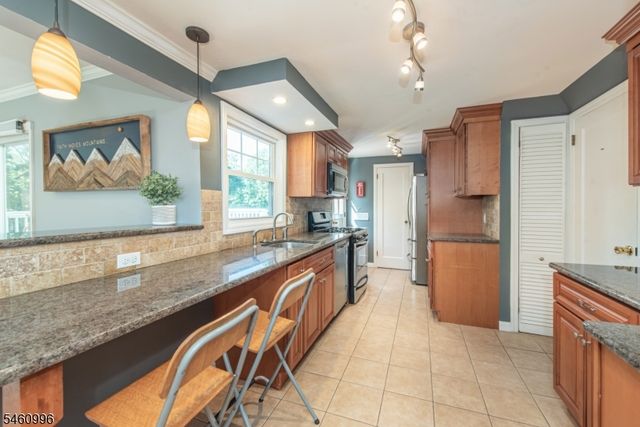 3 Woodlawn Ter, Cedar Grove Twp., NJ 07009