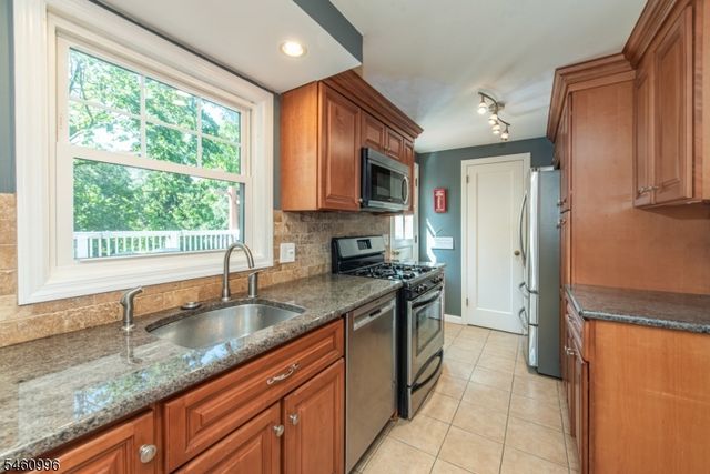 3 Woodlawn Ter, Cedar Grove Twp., NJ 07009