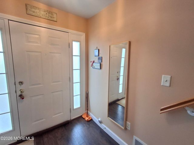 16 Puchala Drive, Parlin, NJ 08859