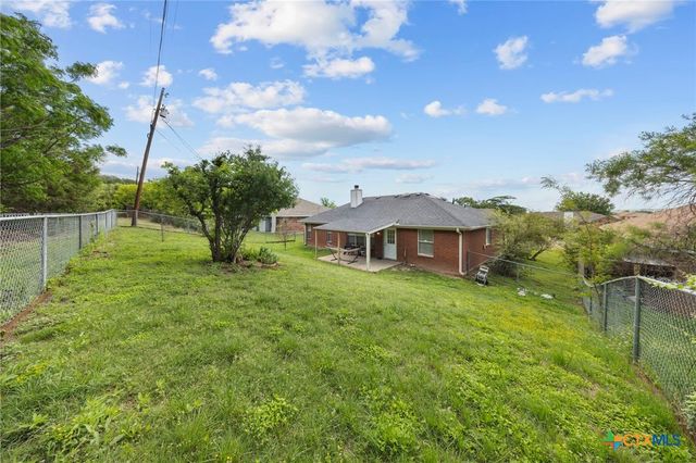 305 W Blancas Drive, Copperas Cove, TX 76522