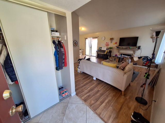 5042 Glide Dr #8, Davis, CA 95618