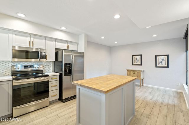 7401 N SCOTTSDALE Road 24, Paradise Valley, AZ 85253