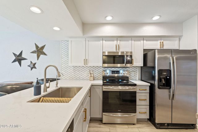 7401 N SCOTTSDALE Road 24, Paradise Valley, AZ 85253