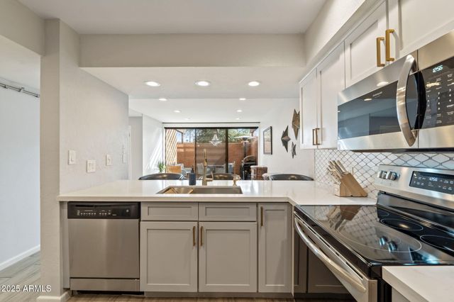 7401 N SCOTTSDALE Road 24, Paradise Valley, AZ 85253