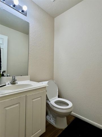 839 Westwood Glen Lane, Houston, TX 77047