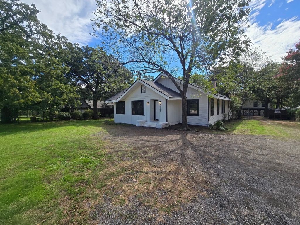 4824 Meadowbrook Drive, Fort Worth, TX 76103 — exterior
