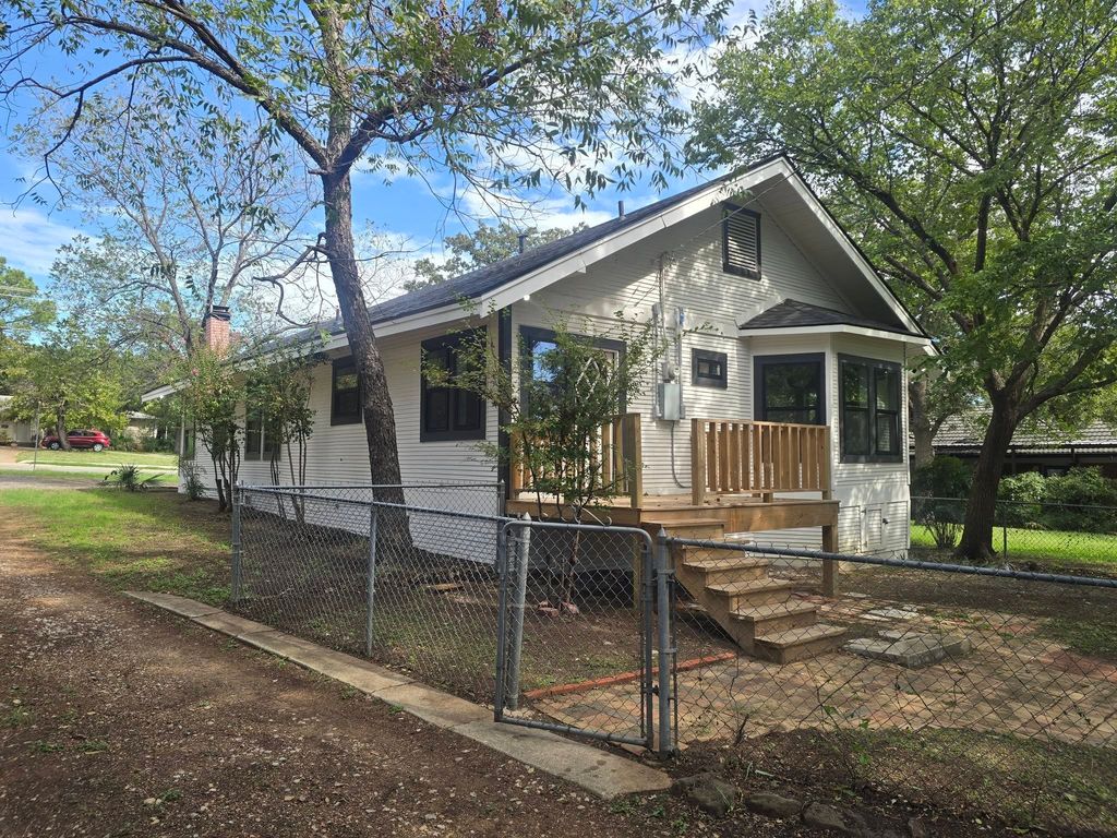 4824 Meadowbrook Drive, Fort Worth, TX 76103 — photo 4