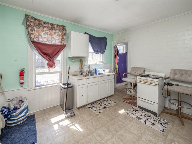 731 Village Street, Kalamazoo, MI 49008