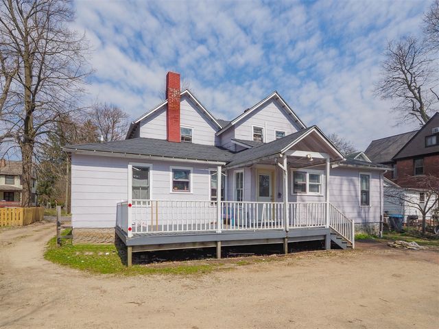731 Village Street, Kalamazoo, MI 49008