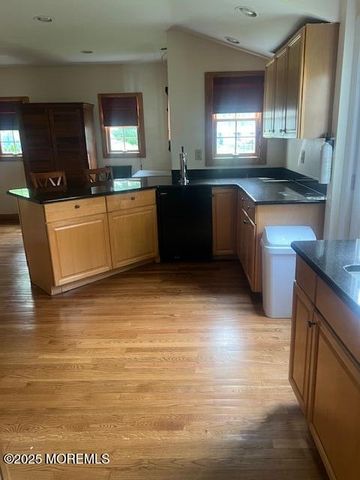 8 Roseld Court, Deal, NJ 07723