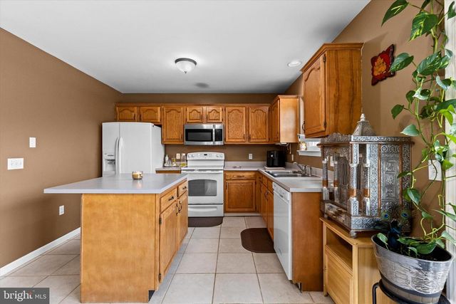 804 YORKVIEW DRIVE, Mechanicsburg, PA 17055