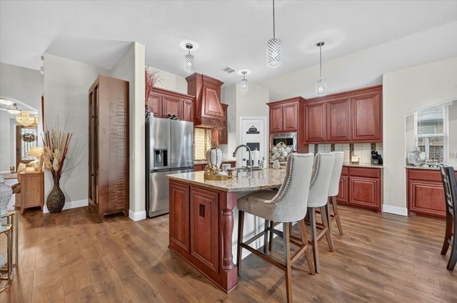5011 Lake Park Drive, Mansfield, TX 76063
